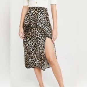 Abercrombie and Fitch Cheetah Print Side Slit Skirt
